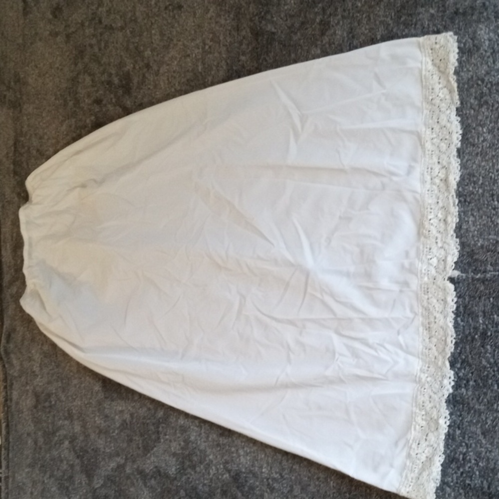 Vintage Hollywood Vassarette slip with lace trim